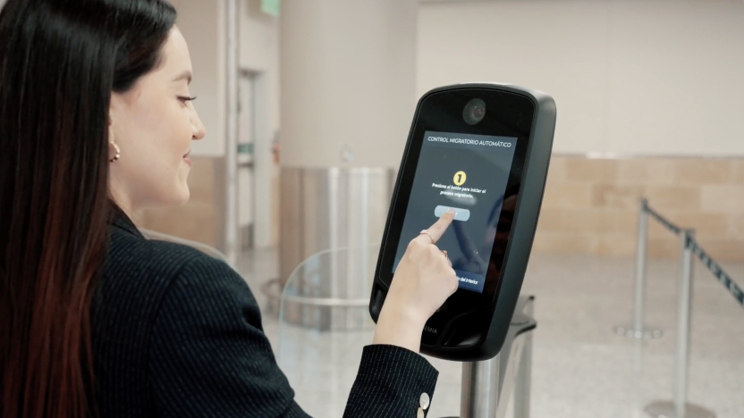 quito-moderniza-control-migratorio-con-puertas-biometricas-avanzadas.ecuador221.com_.ec_ Quito moderniza control migratorio con puertas biométricas avanzadas