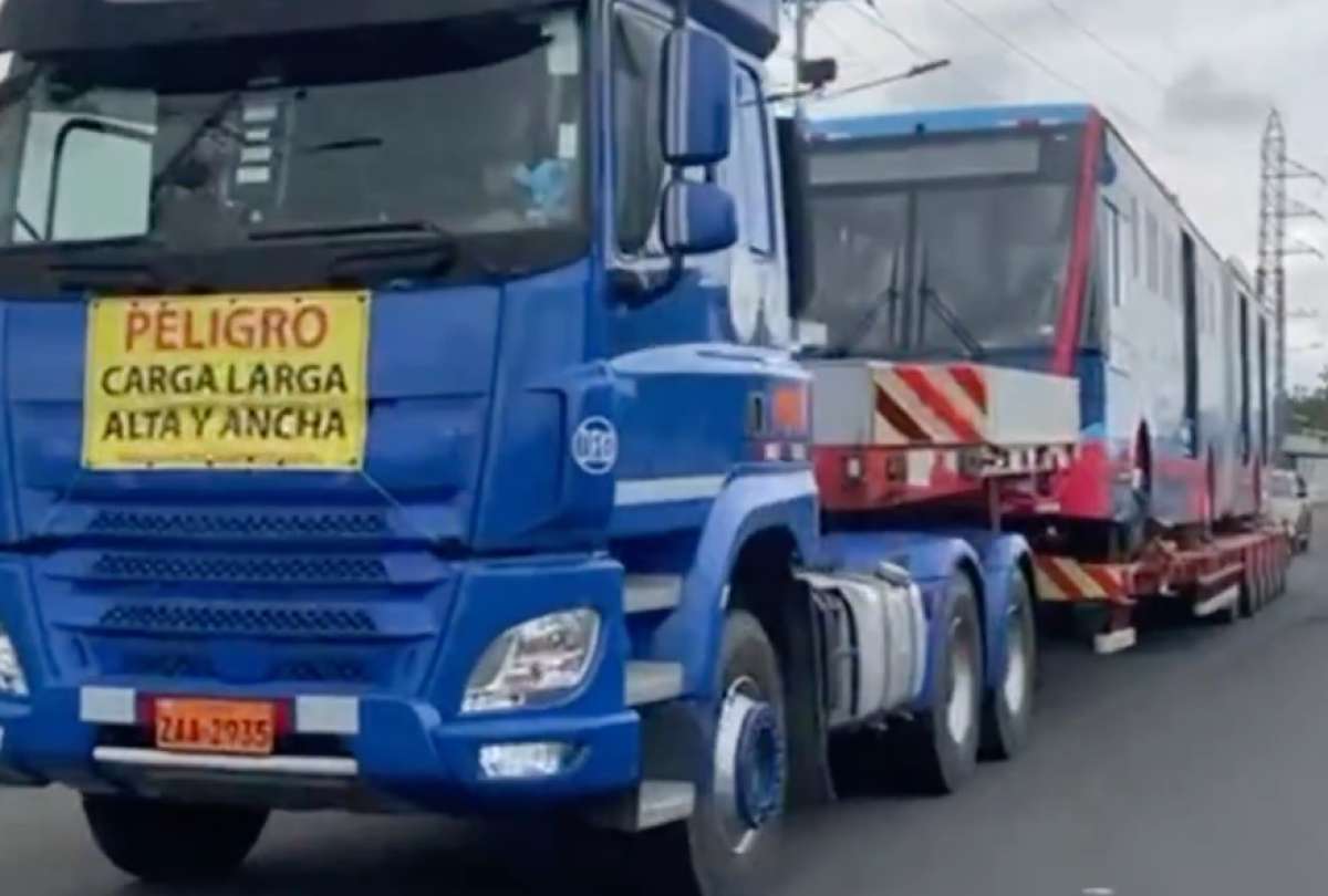 quito-recibe-su-primer-trolebus-electrico-modernizacion-inicia.ecuador221.com_.ec_ Quito recibe su primer trolebús eléctrico: modernización inicia