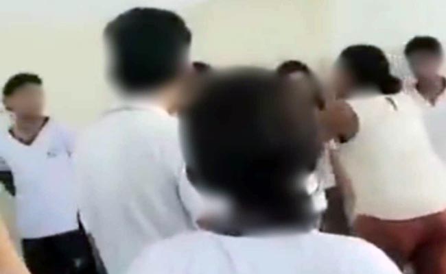 Separan a rectora de colegio en Guayaquil por "conducta inapropiada"