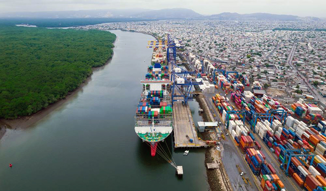 Terminal Portuario de Guayaquil movilizó más de 800 mil contenedores de 20 pies
