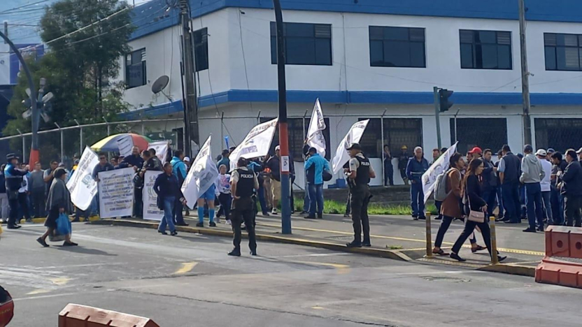 ecuador 221 trabajadores-del-trolebus-exigen-mejoras-salariales-y-laborales.ecuador221.com_.ec_ Trabajadores del Trolebús exigen mejoras salariales y laborales