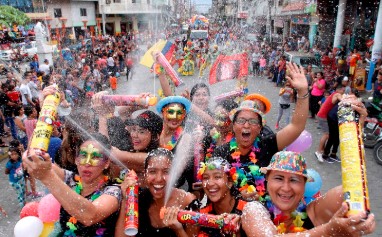 ecuador-se-alista-para-el-feriado-de-carnaval-2025.ecuador221.com_.ec_ Ecuador se alista para el feriado de Carnaval 2025