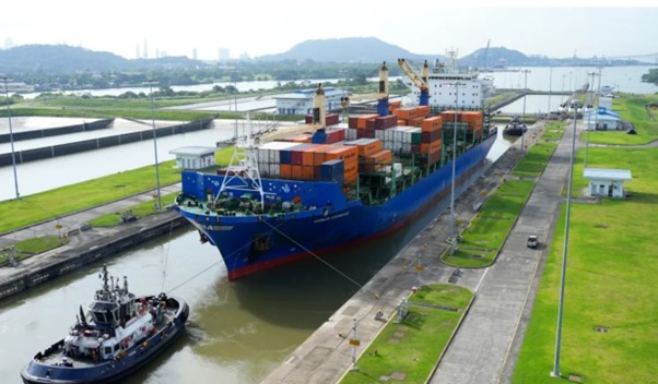 El Gobierno de EE. UU. dice que sus barcos usarán el canal de Panamá sin pagar peaje