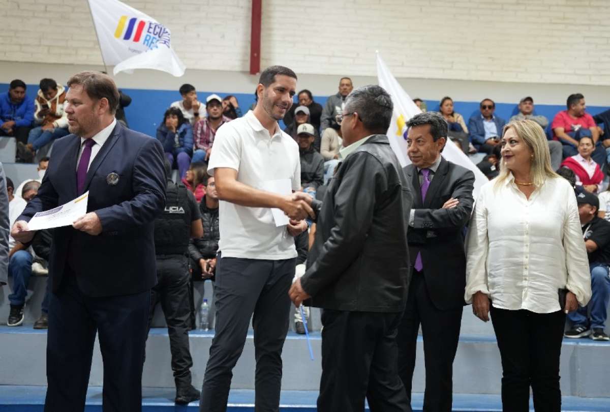 gobierno-asigna-807-cupos-para-transporte-mixto-en-ecuador221.com_.ec_ Gobierno asigna 807 cupos para transporte mixto en Ecuador