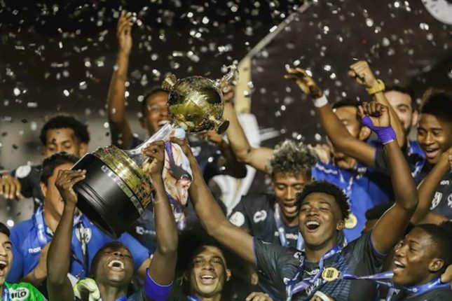 Hincapié y Pacho recuerdan el título juvenil de IDV en 2020