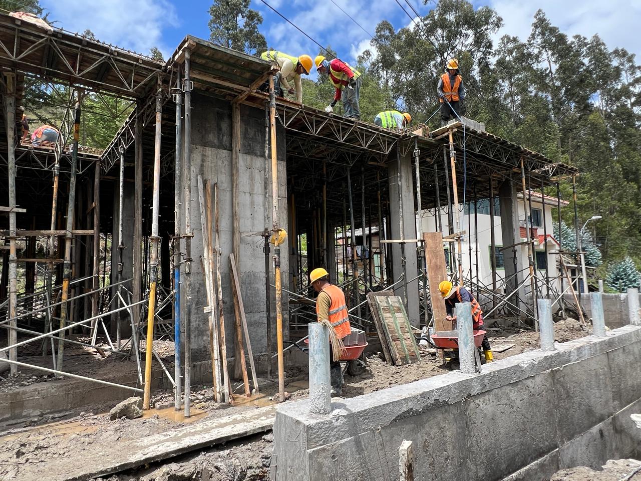 mejoras-en-centro-de-salud-zhina-avanzan-con-30-de-ejecucion.ecuador221.com_.ec_-1 Mejoras en Centro de Salud Zhiña avanzan con 30% de ejecución