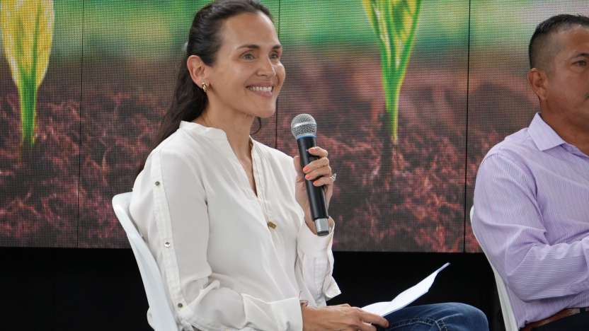 ecuador 221 ministra-manzano-desafia-a-correa-con-polemico-comentario.ecuador221.com_.ec_ Ministra Manzano desafía a Correa con polémico comentario