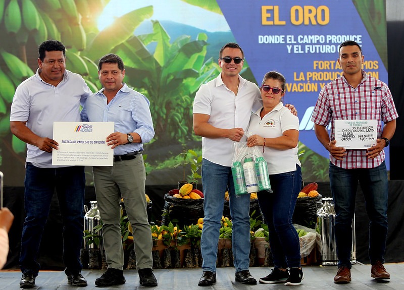 noboa-impulsa-el-agro-en-el-oro-con-millonaria-entrega.ecuador221.com_.ec_ Noboa impulsa el agro en El Oro con millonaria entrega