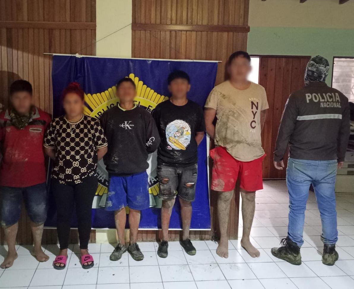 policia-captura-a-cinco-sospechosos-de-robo-de-vehiculos-en-santa-elena.ecuador221.com_.ec_ Policía captura a cinco sospechosos de robo de vehículos