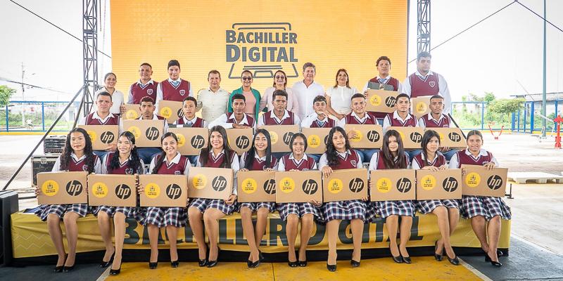 ecuador 221 prefectura-entrega-computadoras-a-bachilleres-para-impulsar-educacion.ecuador221.com_.ec_ Prefectura entrega computadoras a bachilleres para impulsar educación