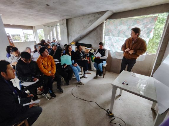 Productores de Rumiñahui refuerzan ordeño y administración agropecuaria