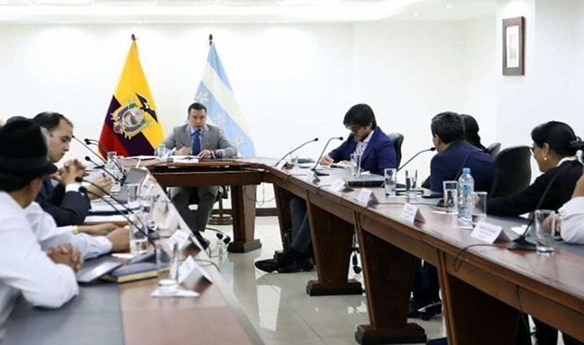 daniel-noboa-suscribe-un-compromiso-para-proteccion-de-la-ninez-ecuador221.com_.ec_ Daniel Noboa suscribe un compromiso para la protección de la niñez