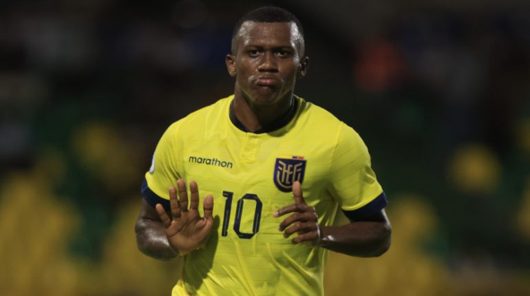 Ecuador arranca con goleada 4-0 ante Uruguay en Sudamericano