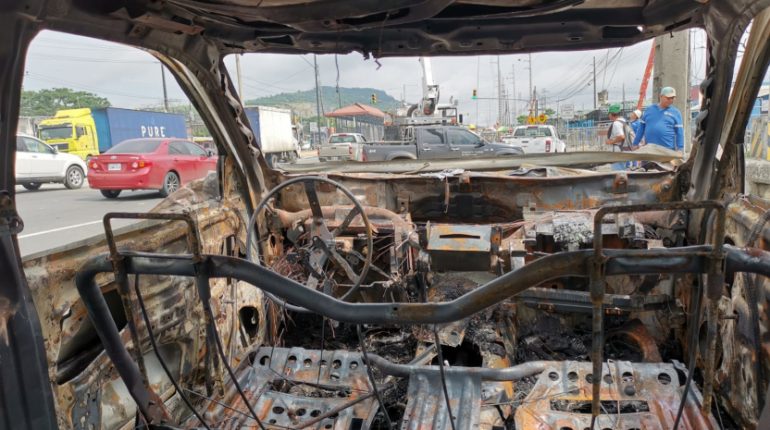 Explosión de coche bomba en Guayaquil causa graves daños