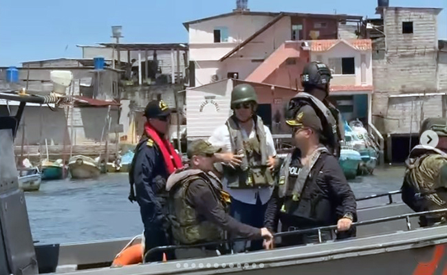 ministros-de-defensa-y-del-interior-lideran-operacion-de-seguridad-fluvial-ecuador221.com_.ec_ Ministros de Defensa y del Interior lideran operación de seguridad fluvial