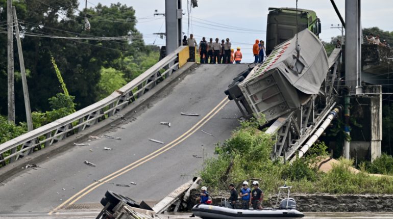 Puente de Daule colapsó por exceso de peso permitido