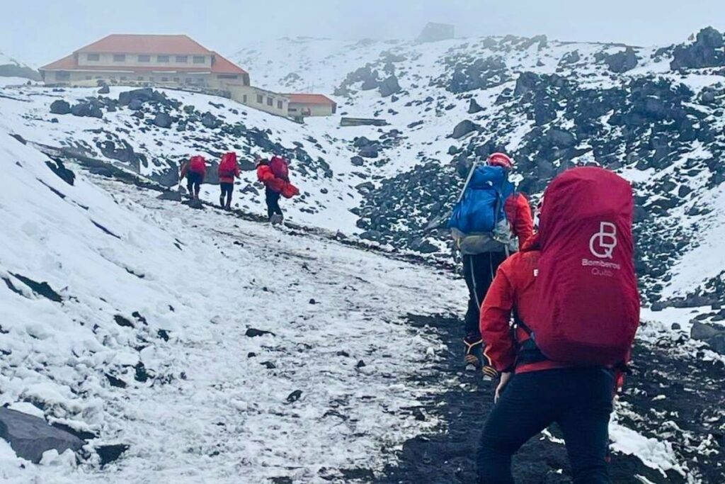 reabre-parque-cotopaxi-tras-avalancha-que-dejo-ocho-heridos.ecuador221.com_.ec_ Reabren Parque Cotopaxi tras avalancha que dejó ocho heridos