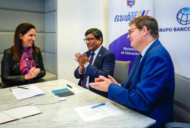 Ecuador destina crédito de USD 100 millones a educación