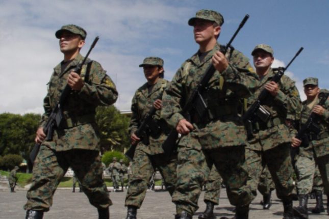 FF.AA. convocan a acuartelamiento para servicio militar voluntario 2006