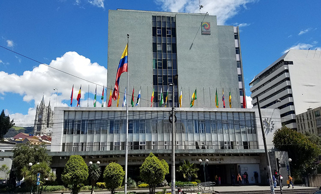 La economía de Ecuador se contrajo un 2% en 2024, según el Banco Central