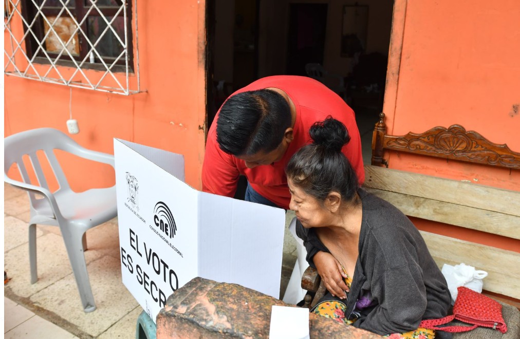 ecuador 221 manabi-cumplio-con-exito-la-jornada-de-voto-en-casa-ecuador221.com_.ec_ Manabí cumplió con éxito la jornada de Voto en Casa