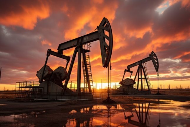 Manifestantes apagan dos campos petroleros en Colombia