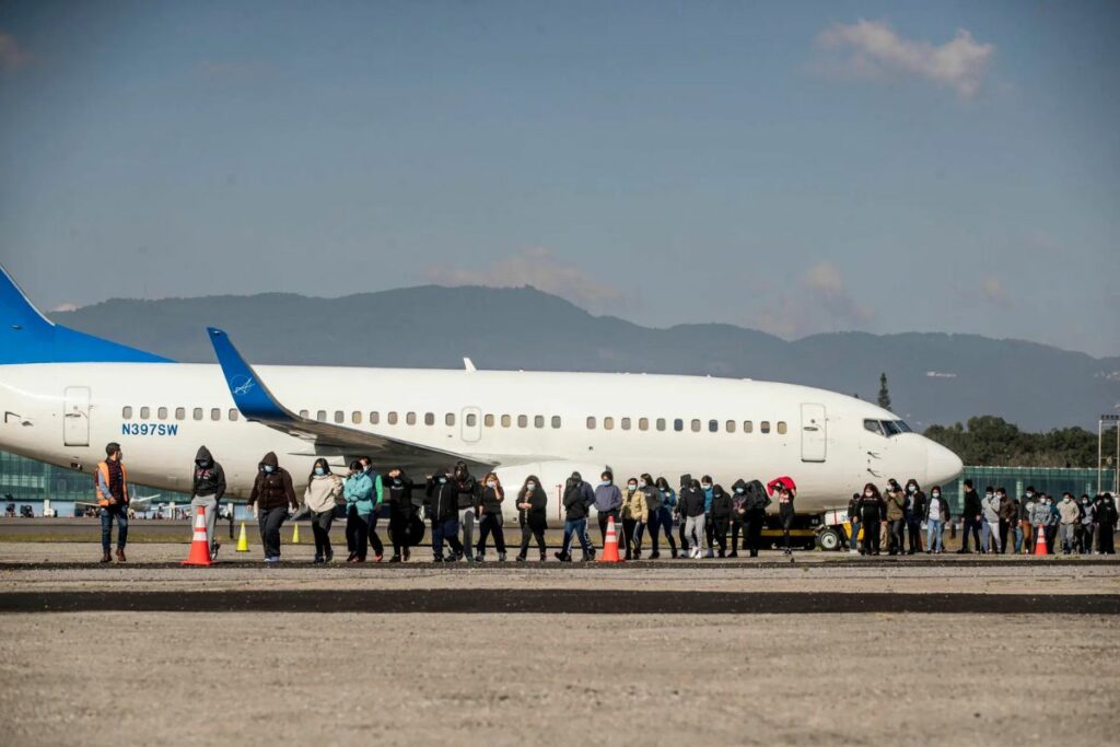 mas-de-2.000-ecuatorianos-deportados-de-ee.uu_.en-2025.ecuador221.com_.ec_ Más de 2.000 ecuatorianos deportados de EE.UU. en 2025