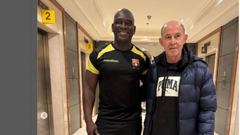 segundo-castillo-compartio-charla-futbolera-con-bochini.ecuador221.com_.ec_ Segundo Castillo compartió charla futbolera con Bochini