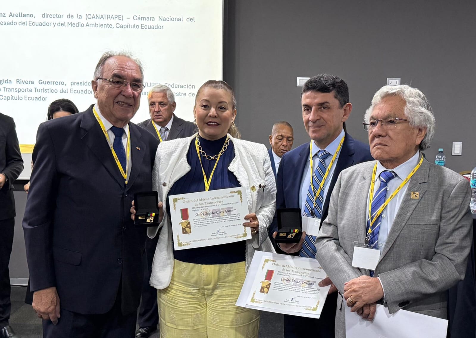Lima-Peru Cámara Internacional de la Industria del Transporte galardona a  miembros destacados de la transportación terrestre del país.