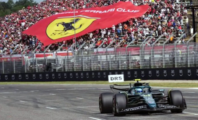 Alonso le dedica un quinto magistral a Fabri y Sainz saldrá sexto en Ímola
