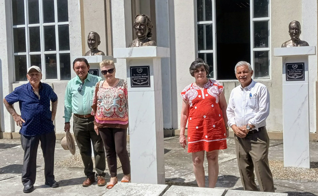 Avenida de los expresidentes fue visitada por sus hijas