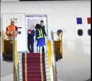 Brigitte Macron genera polémica durante gira presidencial en Vietnam