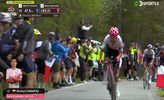 Carapaz escala hacia la Maglia Rosa del Giro de Italia
