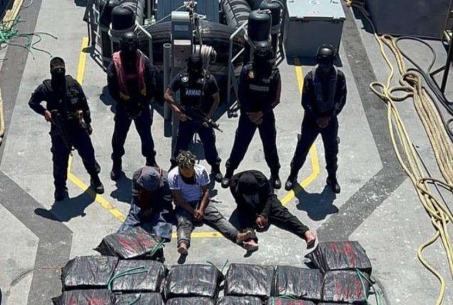 Condenan a narcos capturados con 1,6 toneladas en Galápagos