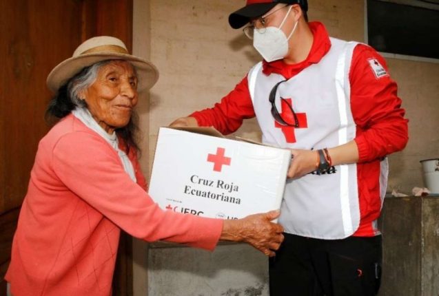 Cruz Roja Ecuatoriana celebra 115 años con emotivo tributo