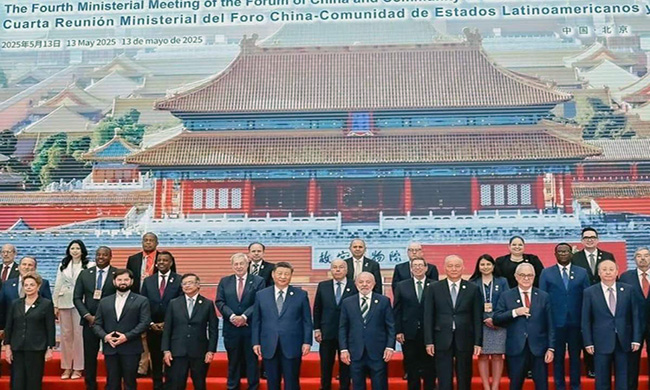 Ecuador y China buscan fortalecer inversión en vialidad y energía