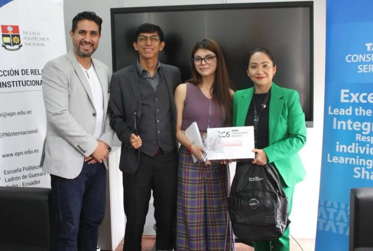 ecuatoriana-destaca-entre-mejores-programadoras-de-inteligencia-artificial.ecuador221.com_.ec_ Ivonne Ayala, una de las mejores programadoras IA