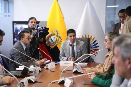jaime-estrada-y-veronica-iniguez-asumen-comision-de-garantias-constitucionales.ecuador221.com_.ec_ Jaime Estrada y Verónica Iñiguez asumen Comisión de Garantías Constitucionales