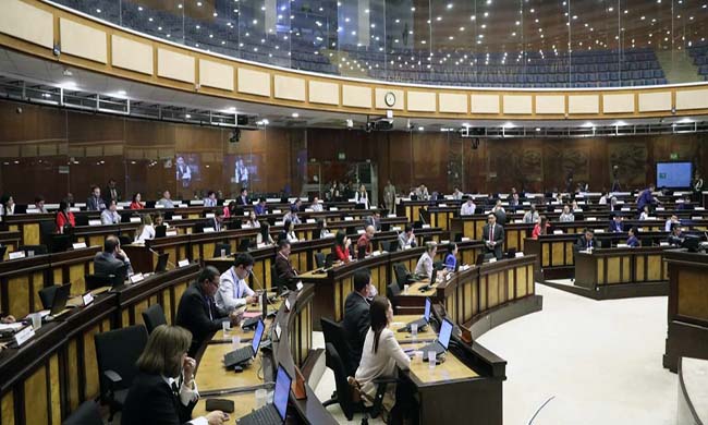 la-asamblea-nacional-acepto-renuncia-de-diana-salazar-ecuador221.com_.ec_ La Asamblea Nacional aceptó renuncia de Diana Salazar