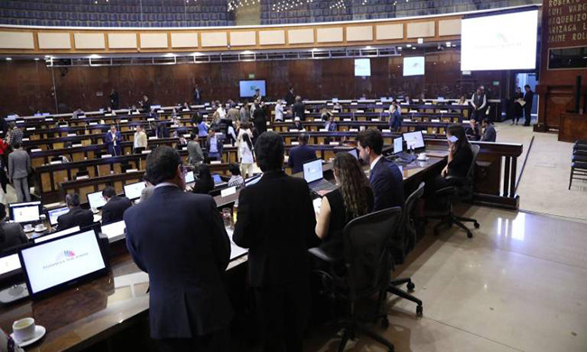 La mayoría de ADN domina el Comité de Ética