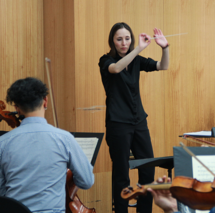 lorena-suarez-dirigira-concierto-sinfonico.ecuador221.com_.ec_ Lorena Suárez dirigirá concierto sinfónico este viernes en Cuenca