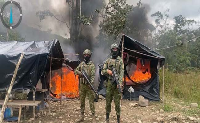 militares-destruyen-campamento-minero-temporal-en-zamora-ecuador221.com_.ec_ Militares destruyen campamento minero temporal en Zamora