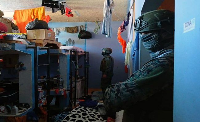 Militares incautan artículos prohibidos en cárcel de Napo