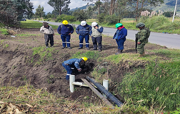 Militares y delincuentes se enfrentan a tiros en Guano