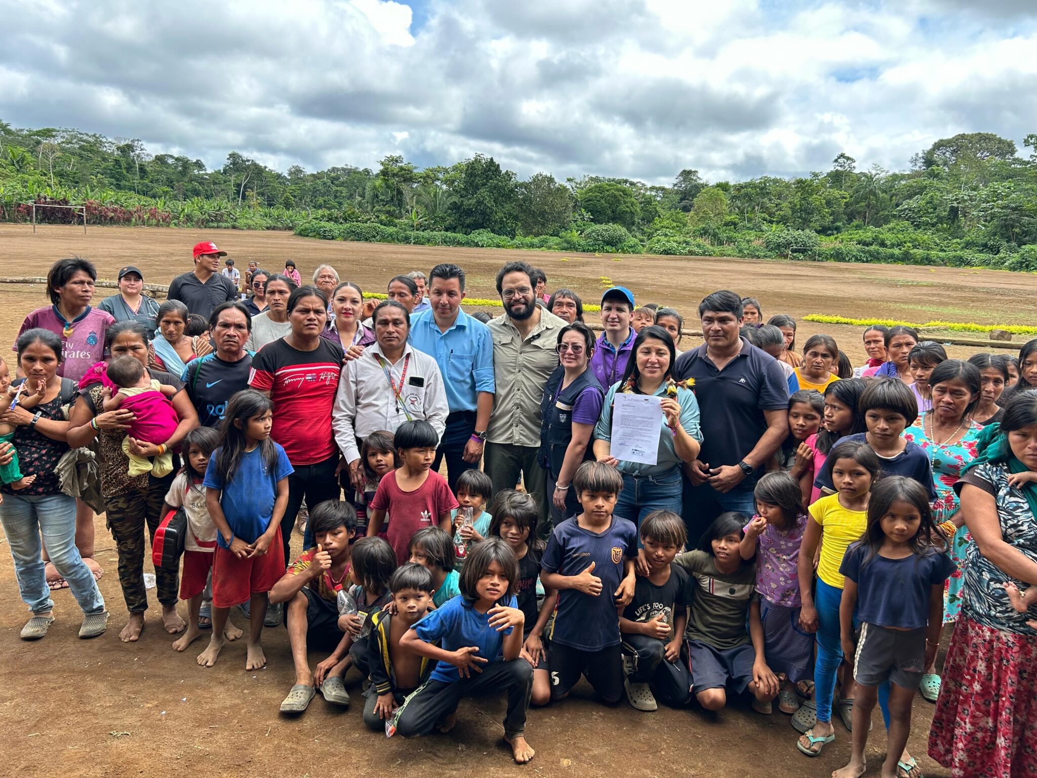 ministro-edgar-lama-visito-taisha-por-alerta-sanitaria.ecuador221.com_.ec_ Ministro Edgar Lama visitó Taisha por alerta sanitaria