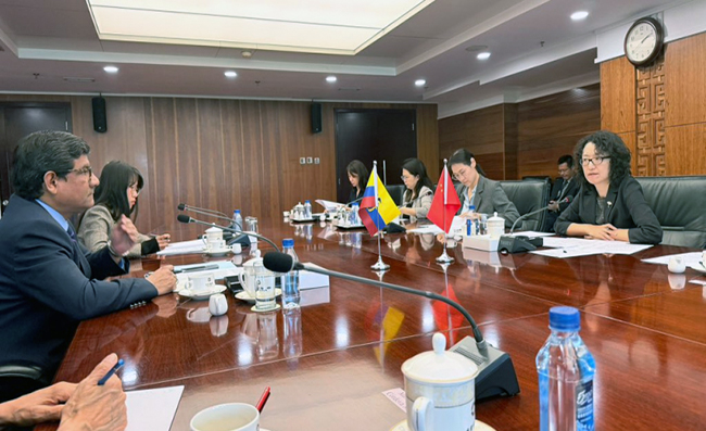 Ministros de Economía y Producción participaron en IV Foro de la Celac