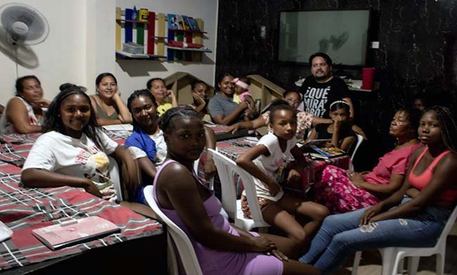 mujeres-afrodescendientes-participan-en-proyecto-comunitario-ecuador221.com_.ec_ Mujeres afrodescendientes participan en proyecto comunitario