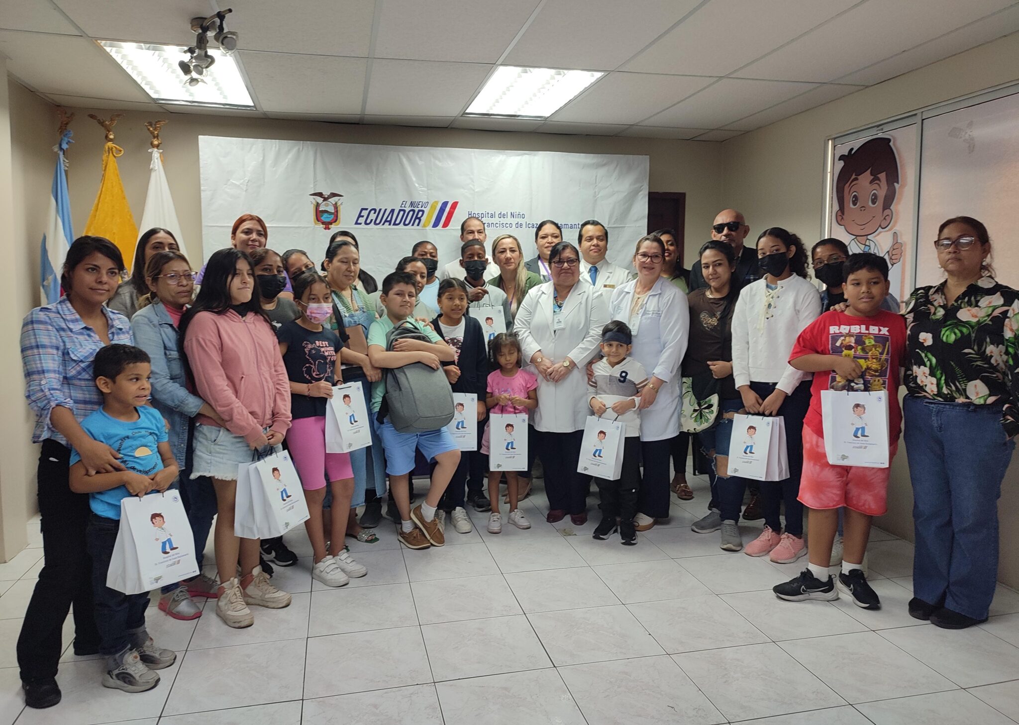 ninos-de-guayaquil-reciben-dispositivos-auditivos-gratuitos.ecuador221.com_.ec_ Niños de Guayaquil reciben dispositivos auditivos gratuitos