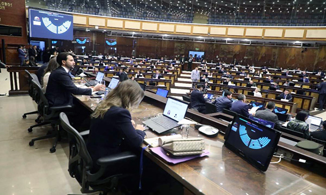 olsen-suspende-sesion-falta-por-elegir-dos-vocales-del-cal-ecuador221.com_.ec_ Olsen suspende sesión; falta por elegir dos vocales del CAL