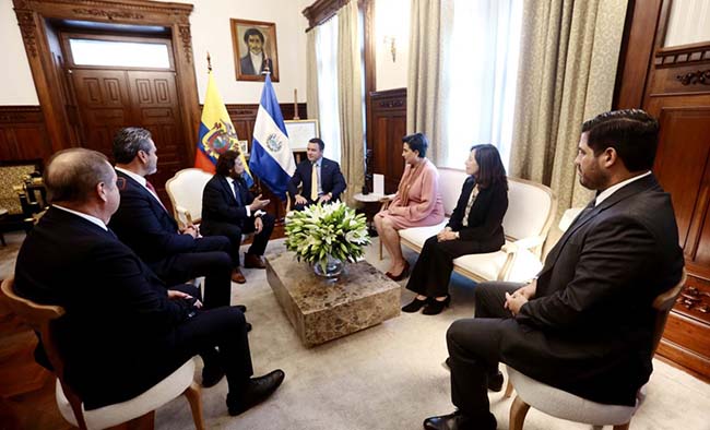 presidente-noboa-se-reunio-con-delegados-de-el-salvador-y-china-ecuador221.com_.ec_ Presidente Noboa se reunió con delegados de El Salvador y China